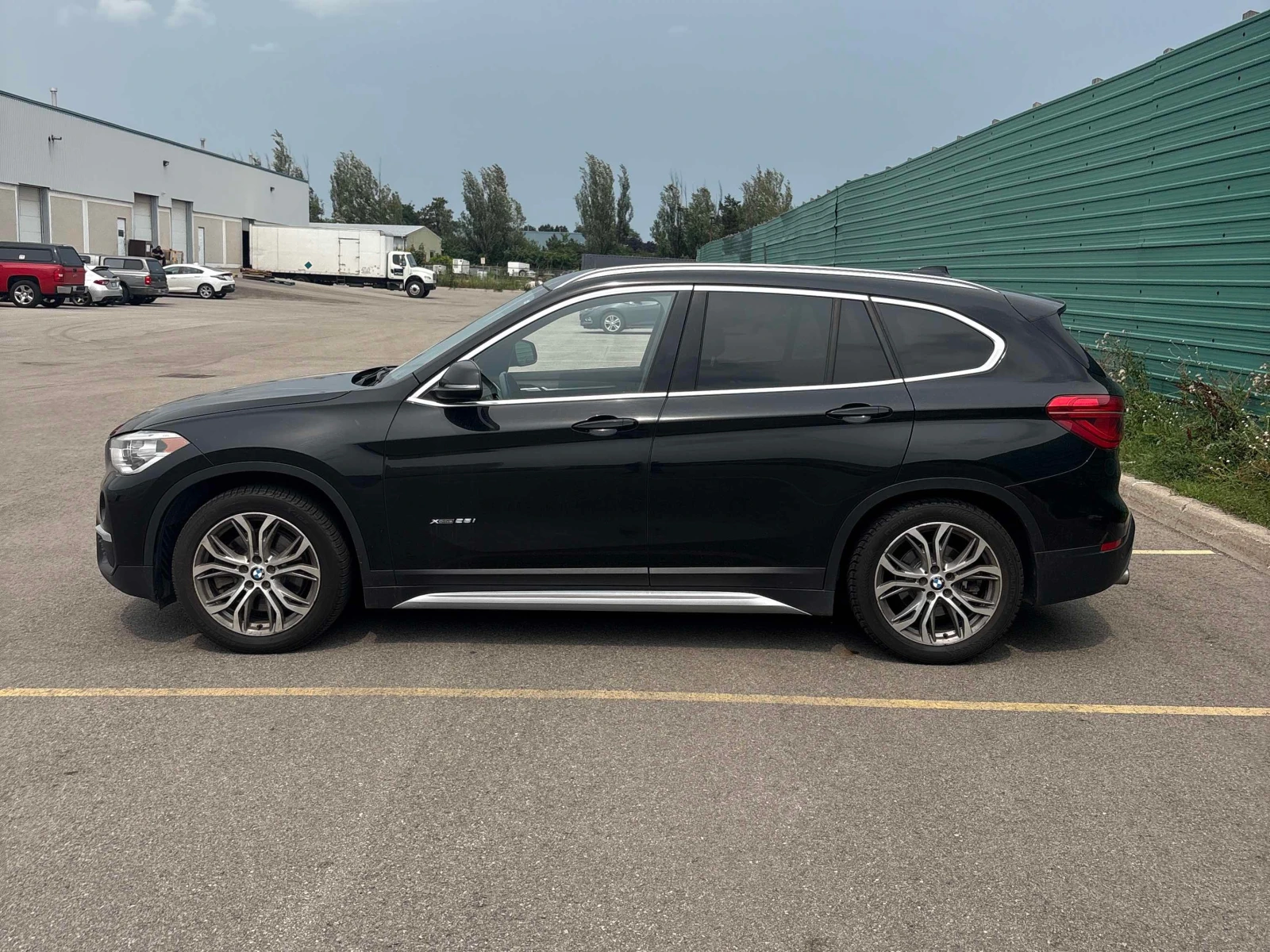 BMW X1 * xDrive28i * АВТОКРЕДИТ БЕЗ ПЪРВОНАЧАЛНА ВНОСКА* , снимка 2 - Автомобили и джипове - 55984343