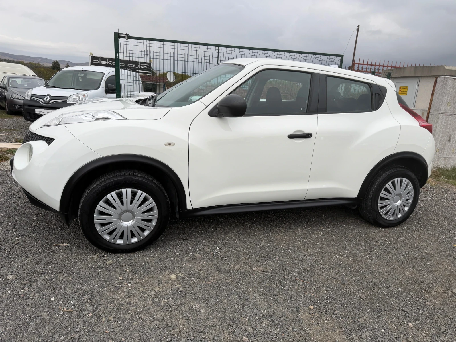 Nissan Juke 1.6 86хил., снимка 5 - Автомобили и джипове - 56659933
