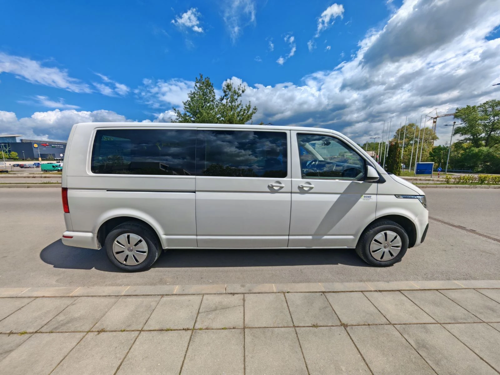 VW Caravelle 2900Евро за получаване, 2.0 TDI 7+ 1м, снимка 4 - Бусове и автобуси - 53824536