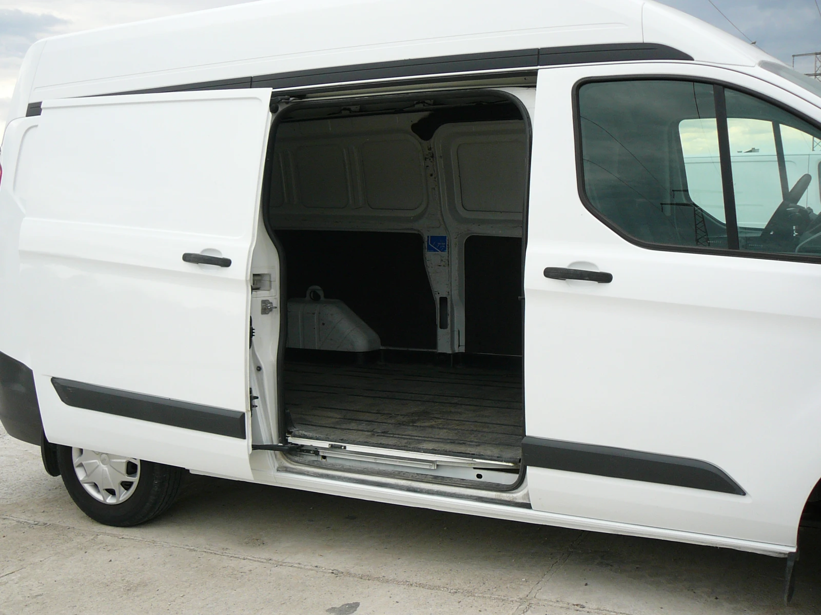 Ford Transit Custom 2.2tdci L2 H2, снимка 13 - Бусове и автобуси - 55213269