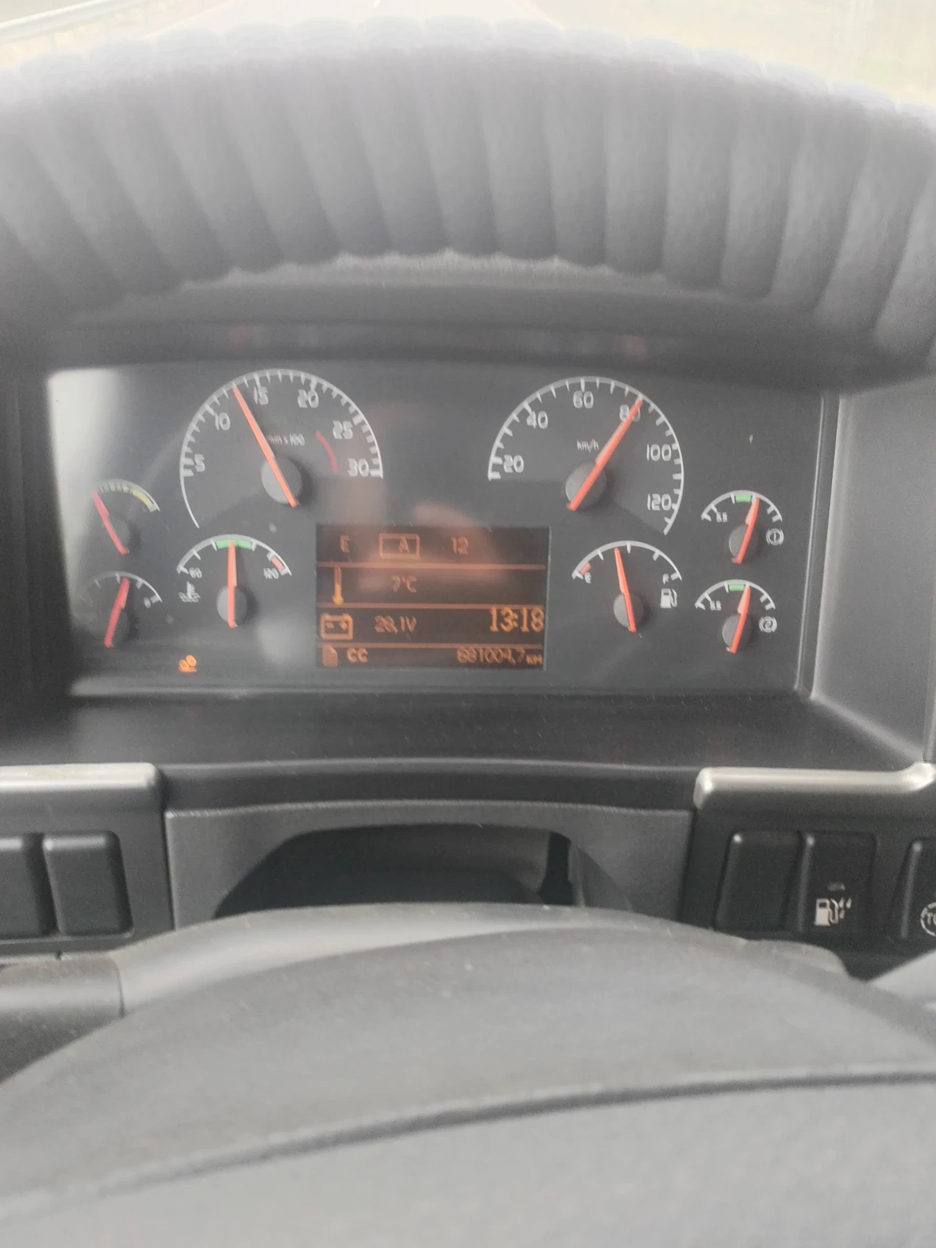 Volvo Fm Камион с Кран, снимка 11 - Камиони - 54903000