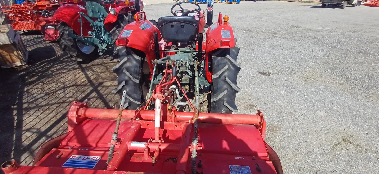 Трактор Yanmar YM2220D, снимка 3 - Селскостопанска техника - 53813786