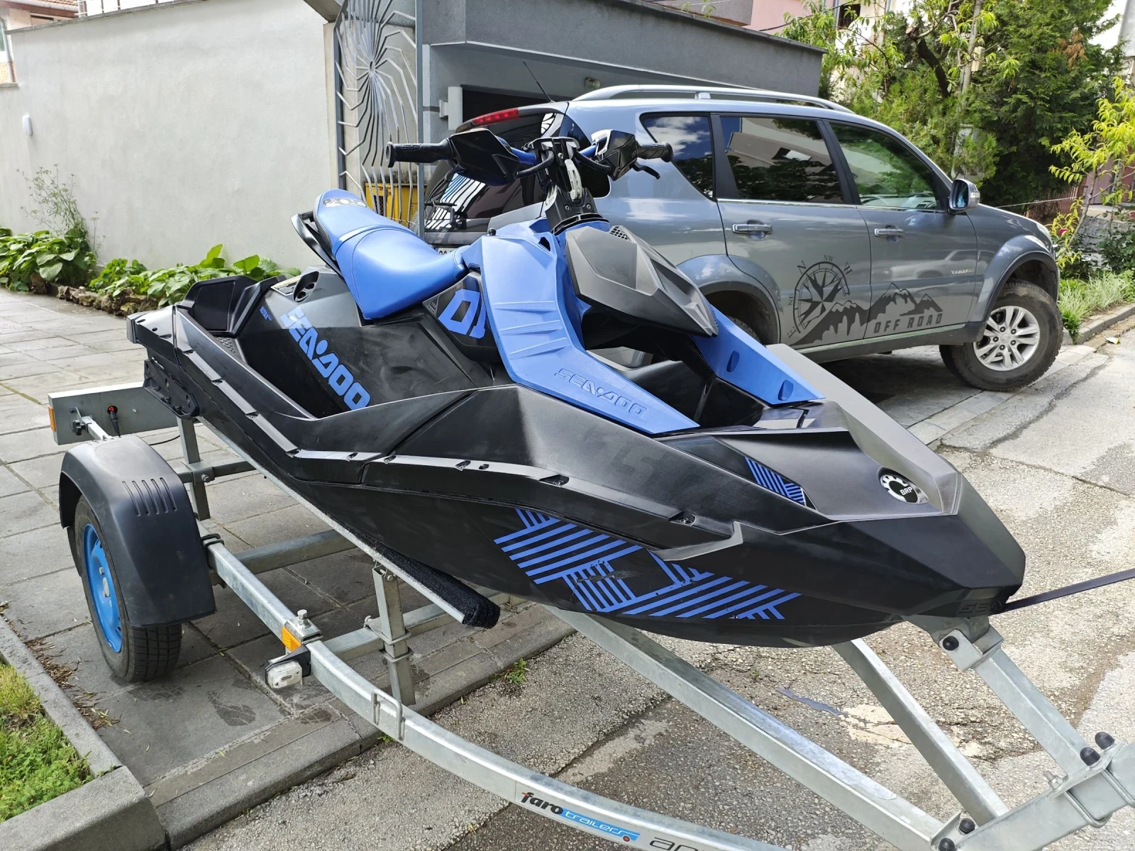Джет Bombardier Sea Doo SPARK TRIXX 2UP