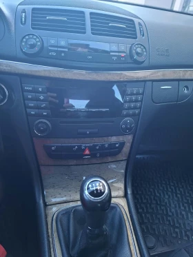 Mercedes-Benz E 200, снимка 3