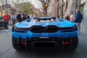 Обява за продажба на Lamborghini Revuelto  6.5 V12 HPEV 4WD ~1 523 988 лв. - изображение 3