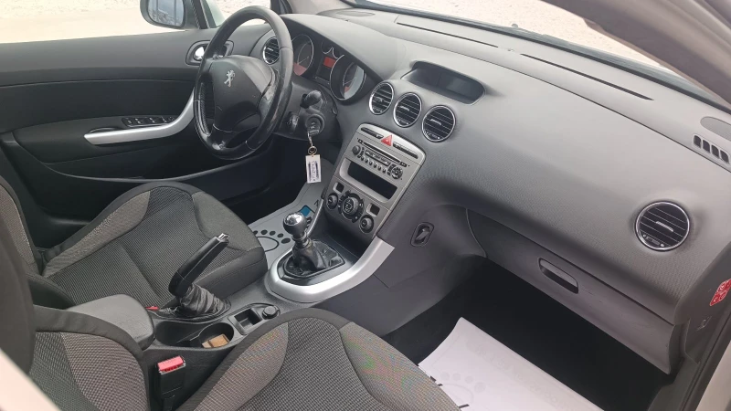 Peugeot 308 1.6 HDI, снимка 9 - Автомобили и джипове - 48995544