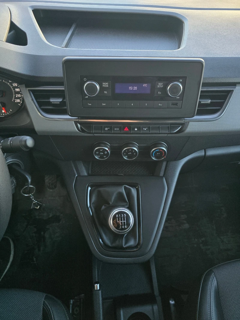 Renault Kangoo 1.5 dCi Хладилен, снимка 10 - Автомобили и джипове - 49686796