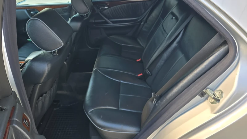 Mercedes-Benz E 200 KOMPRESSOR, снимка 10 - Автомобили и джипове - 52098966