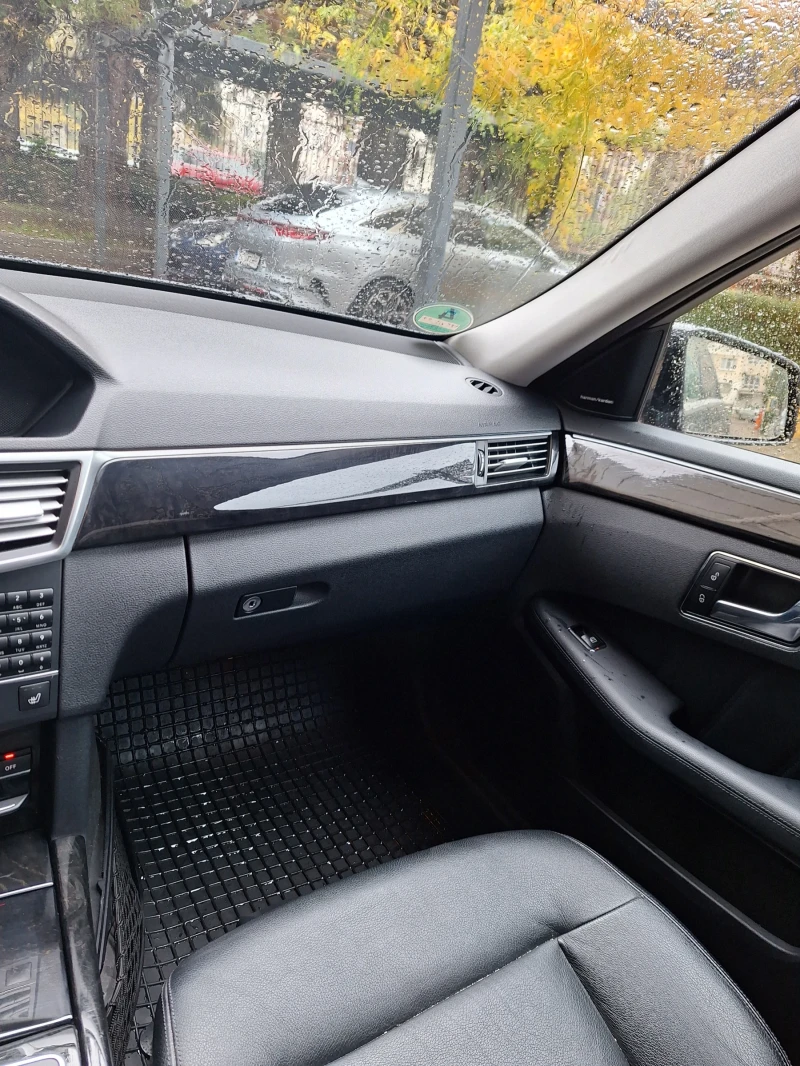 Mercedes-Benz E 350 Седан, снимка 15 - Автомобили и джипове - 52185230