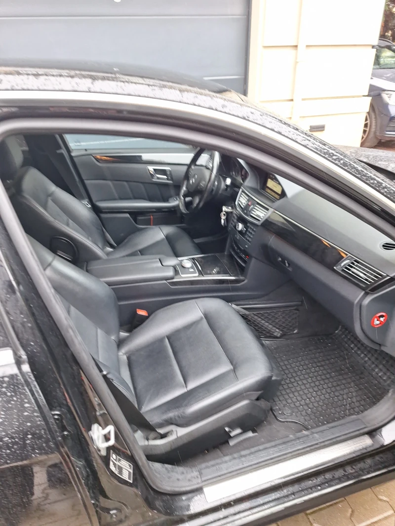 Mercedes-Benz E 350 Седан, снимка 17 - Автомобили и джипове - 52185230