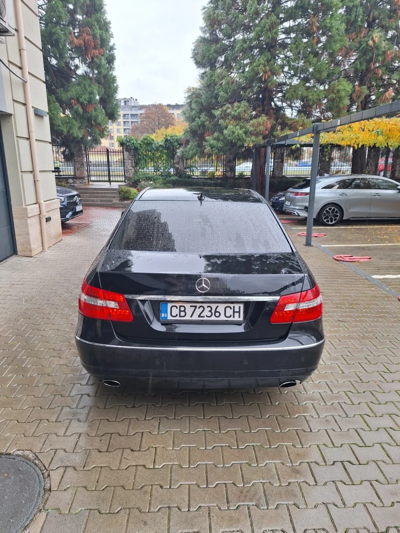 Mercedes-Benz E 350 Седан, снимка 7 - Автомобили и джипове - 52185230