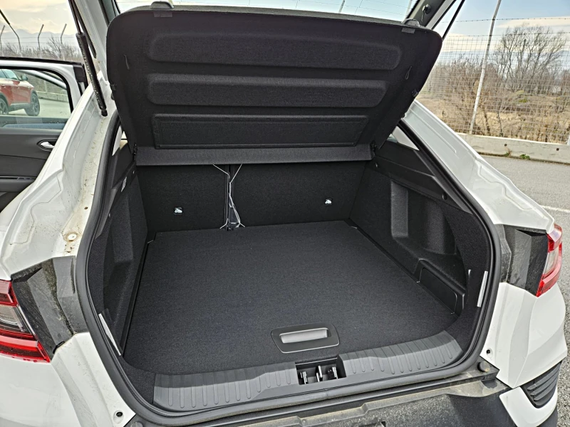 Renault Arkana 22500km!-AVTOMATIK-LED-BIXENON-ГАРАЦИОННО-НОВО !!!, снимка 16 - Автомобили и джипове - 52300134