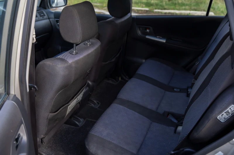 Toyota Corolla verso 2.0 D4D, снимка 11 - Автомобили и джипове - 52379240