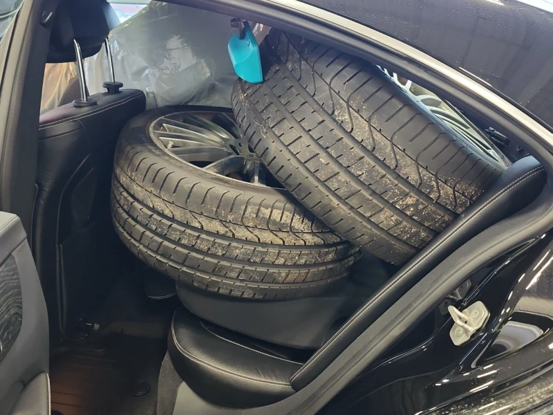 Mercedes-Benz CLS 550 4MATIC * * CARFAX * * АВТО КРЕДИТ * * , снимка 7 - Автомобили и джипове - 52817662