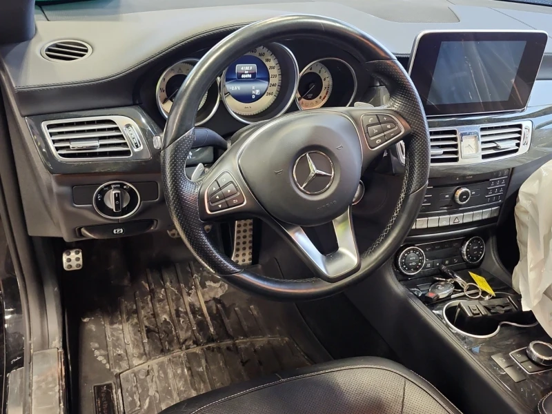 Mercedes-Benz CLS 550 4MATIC * * CARFAX * * АВТО КРЕДИТ * * , снимка 10 - Автомобили и джипове - 52817662