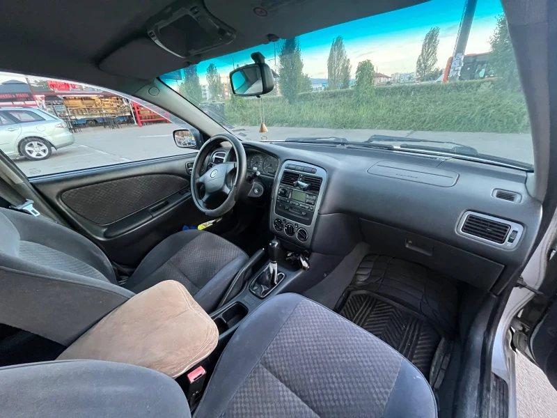 Toyota Avensis 2.0 D4D, снимка 6 - Автомобили и джипове - 52838644