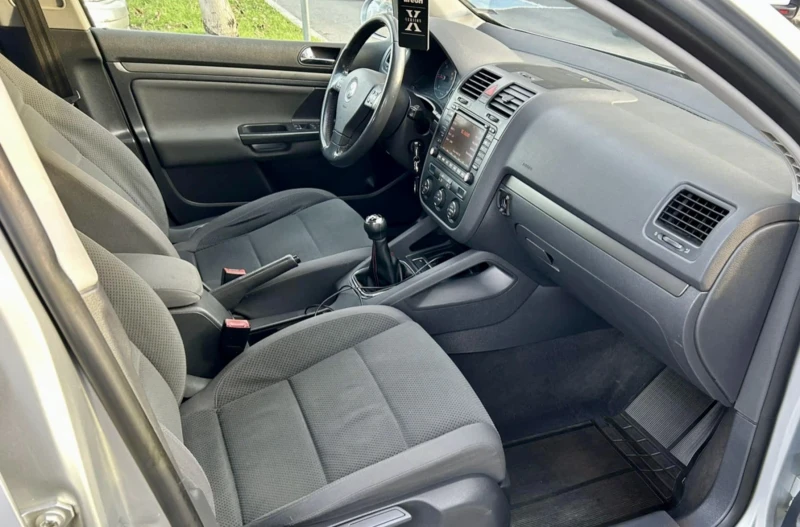 VW Golf, снимка 11 - Автомобили и джипове - 52867993