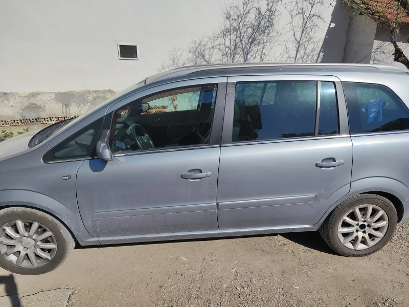 Opel Zafira 1.9, снимка 8 - Автомобили и джипове - 52910318