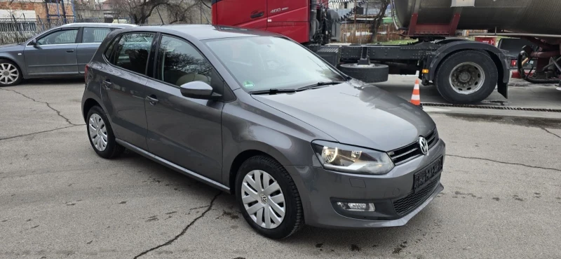VW Polo БЕНЗИН-ПЕРФЕКТНА-КЛИМАТРОНИК, снимка 7 - Автомобили и джипове - 53085245