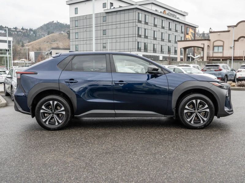 Toyota bZ4X LE* ПОДГРЕВ* LED, снимка 7 - Автомобили и джипове - 53539819