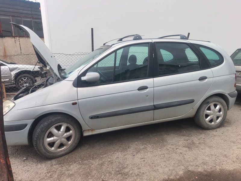 Renault Scenic 1.6, 16V, снимка 2 - Автомобили и джипове - 53578048