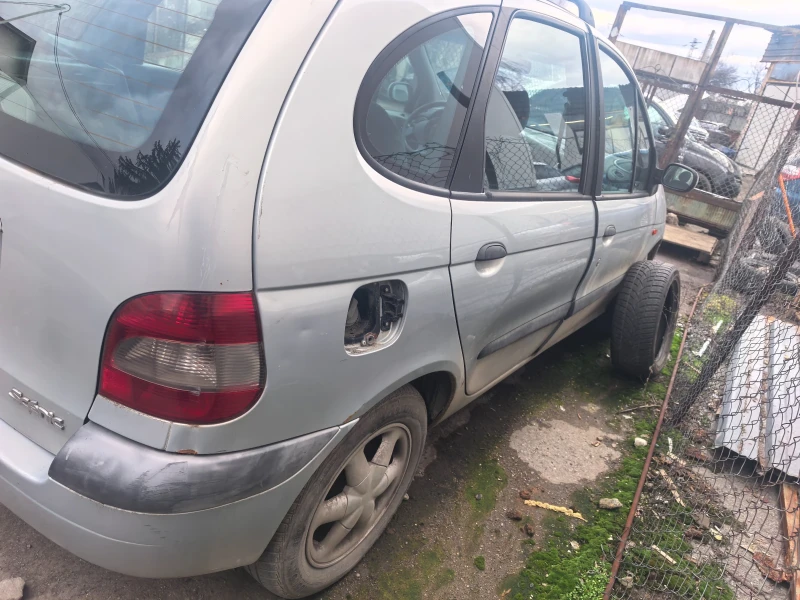 Renault Scenic 1.6, 16V, снимка 6 - Автомобили и джипове - 53578048