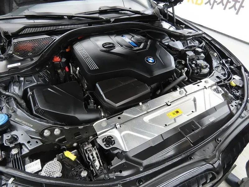 BMW 320 330E M SPORTS, снимка 17 - Автомобили и джипове - 54863425