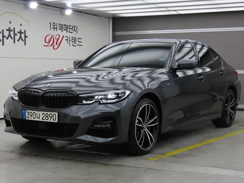 BMW 320 330E M SPORTS, снимка 2 - Автомобили и джипове - 54863425