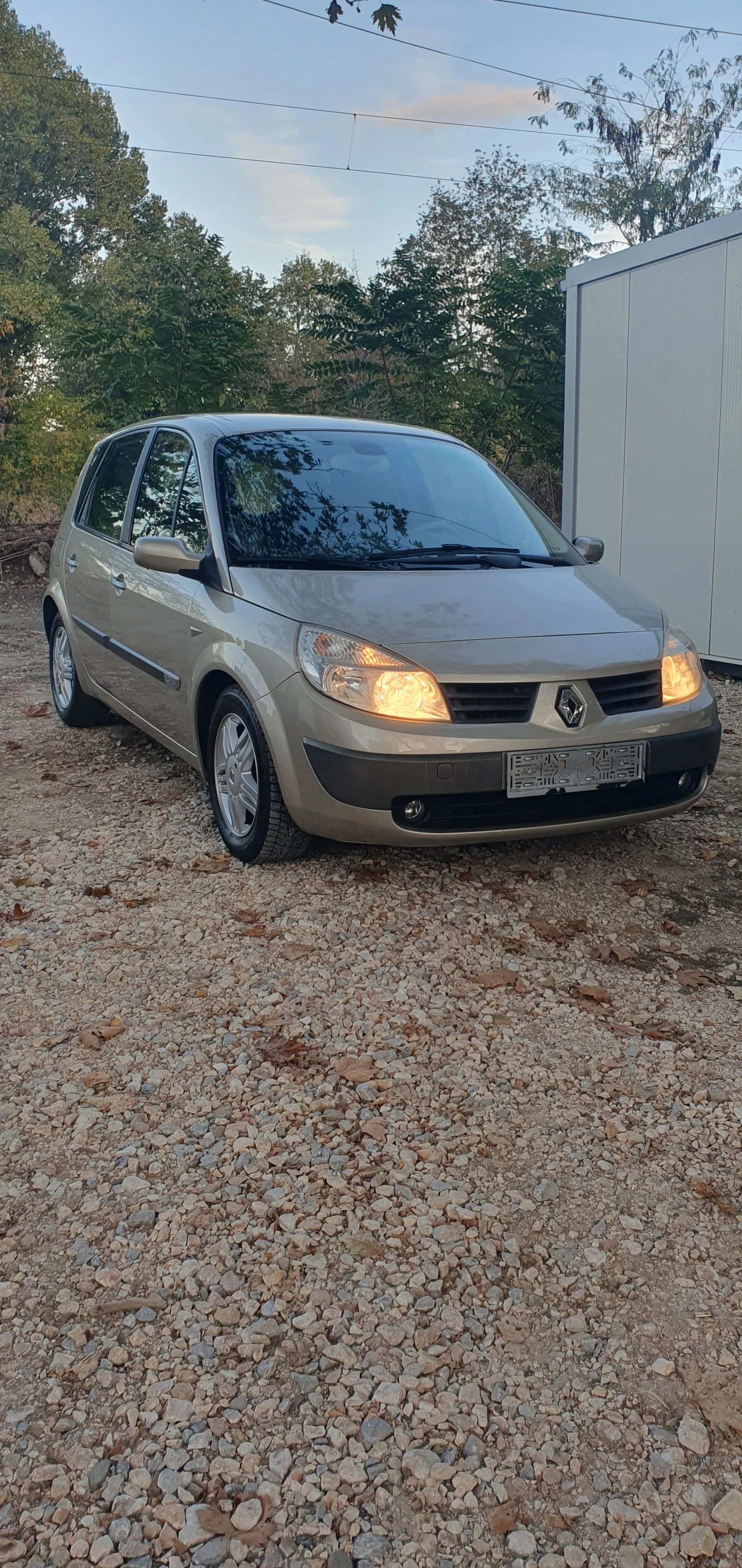 Renault Scenic 2.0 бензин 134к.с.  - изображение 2