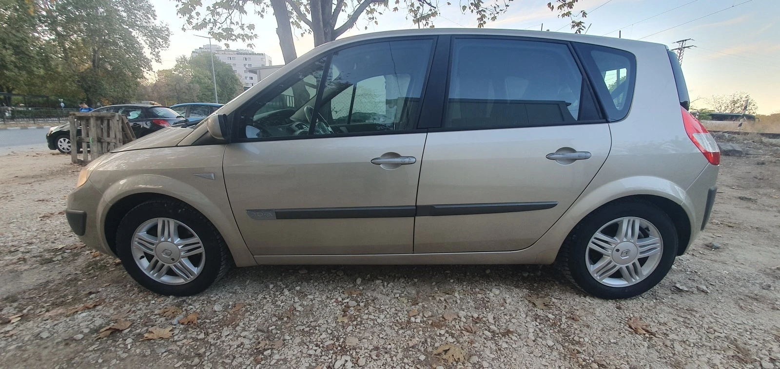 Renault Scenic 2.0 бензин 134к.с.  - изображение 4