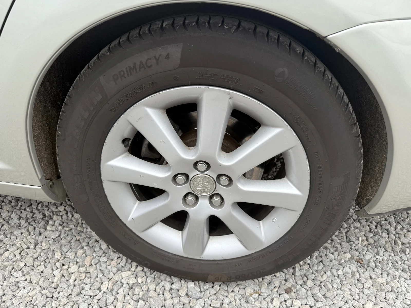 Toyota Avensis  - изображение 5
