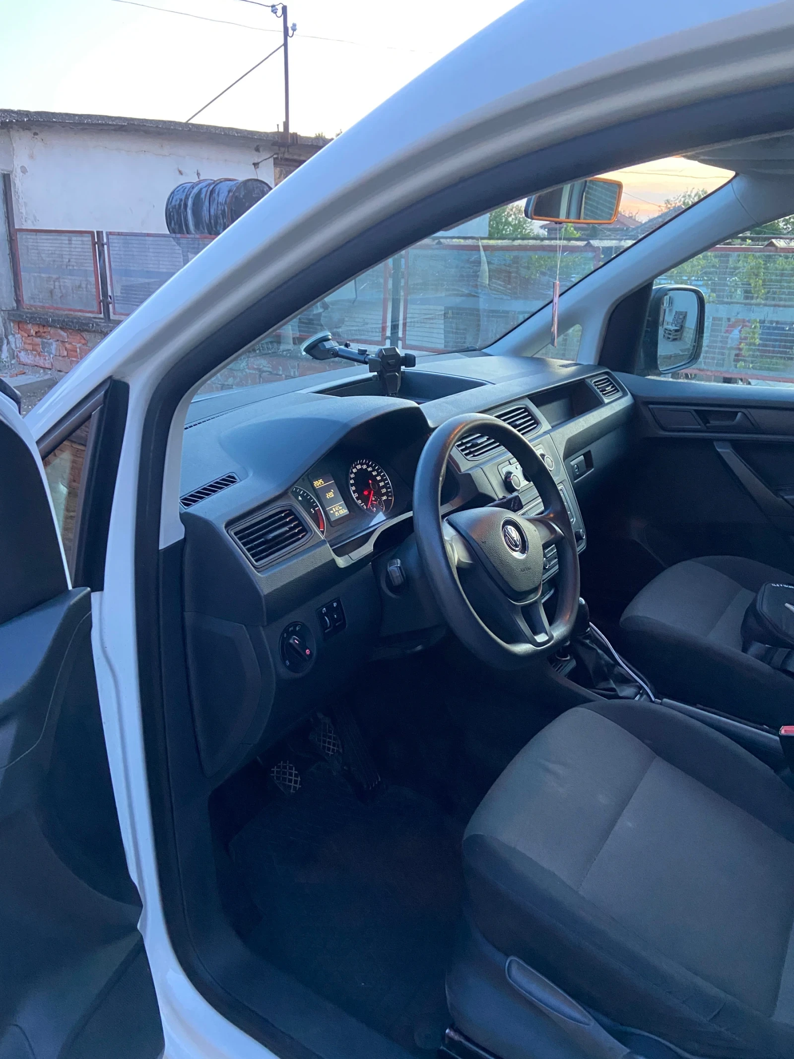 VW Caddy Maxi - изображение 4