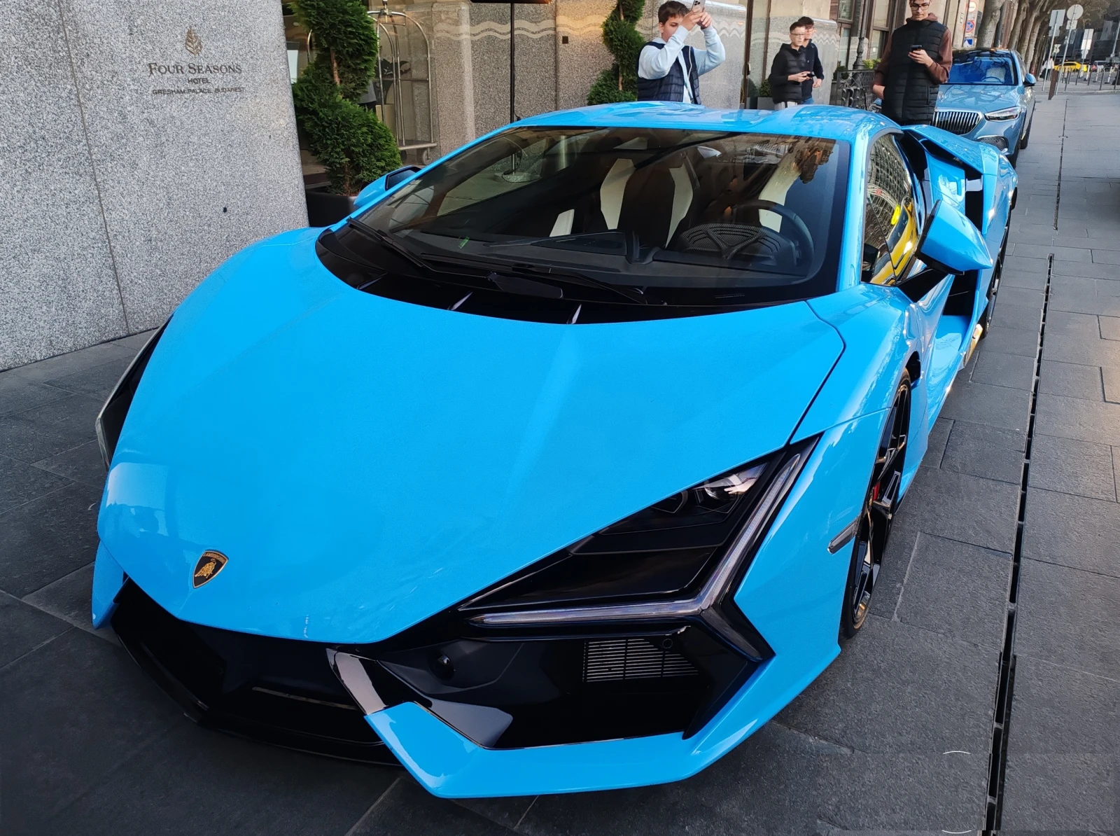 Lamborghini Revuelto  6.5 V12 HPEV 4WD - изображение 3