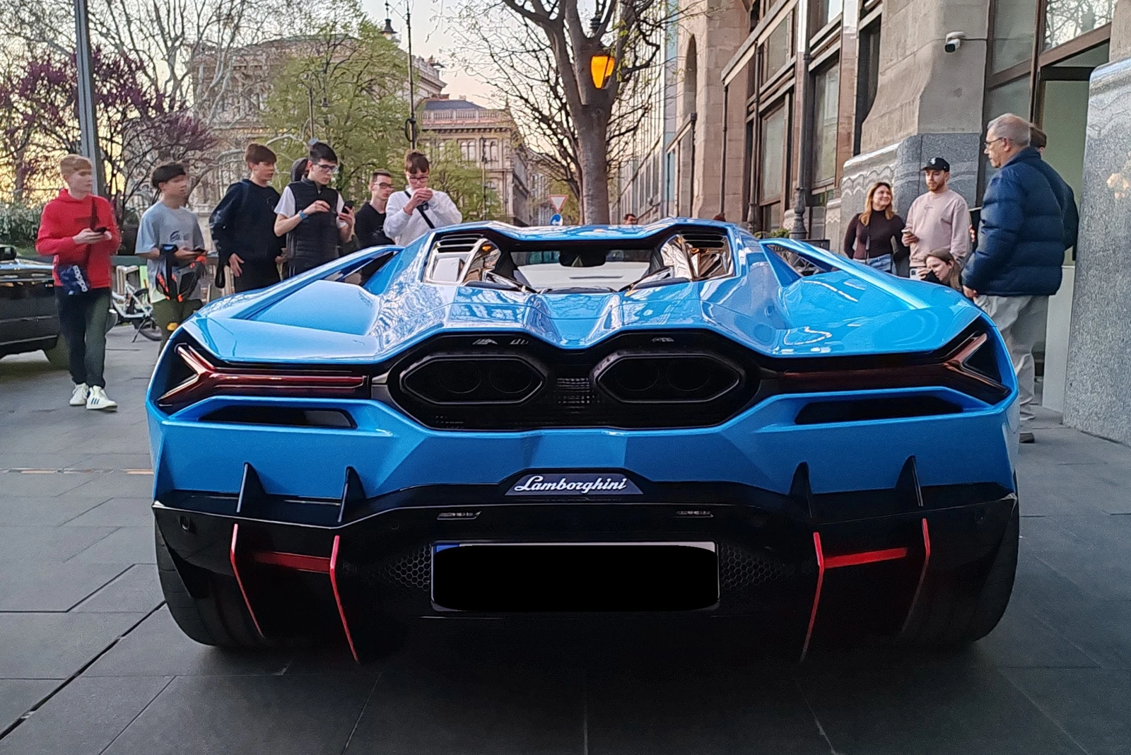Lamborghini Revuelto  6.5 V12 HPEV 4WD - изображение 4