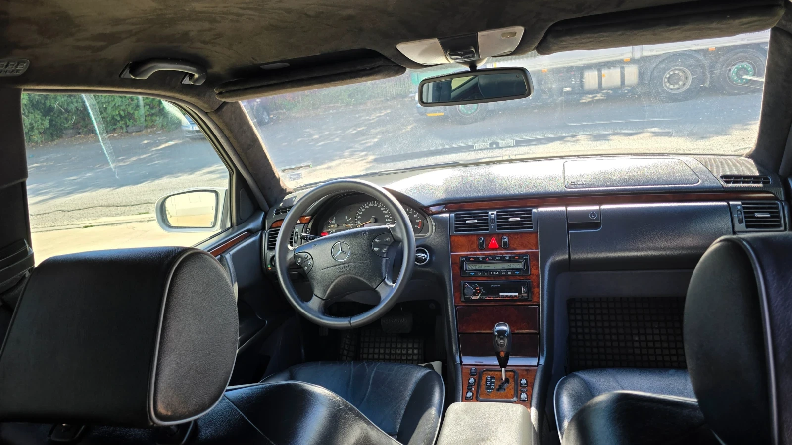 Mercedes-Benz E 200 KOMPRESSOR - изображение 8