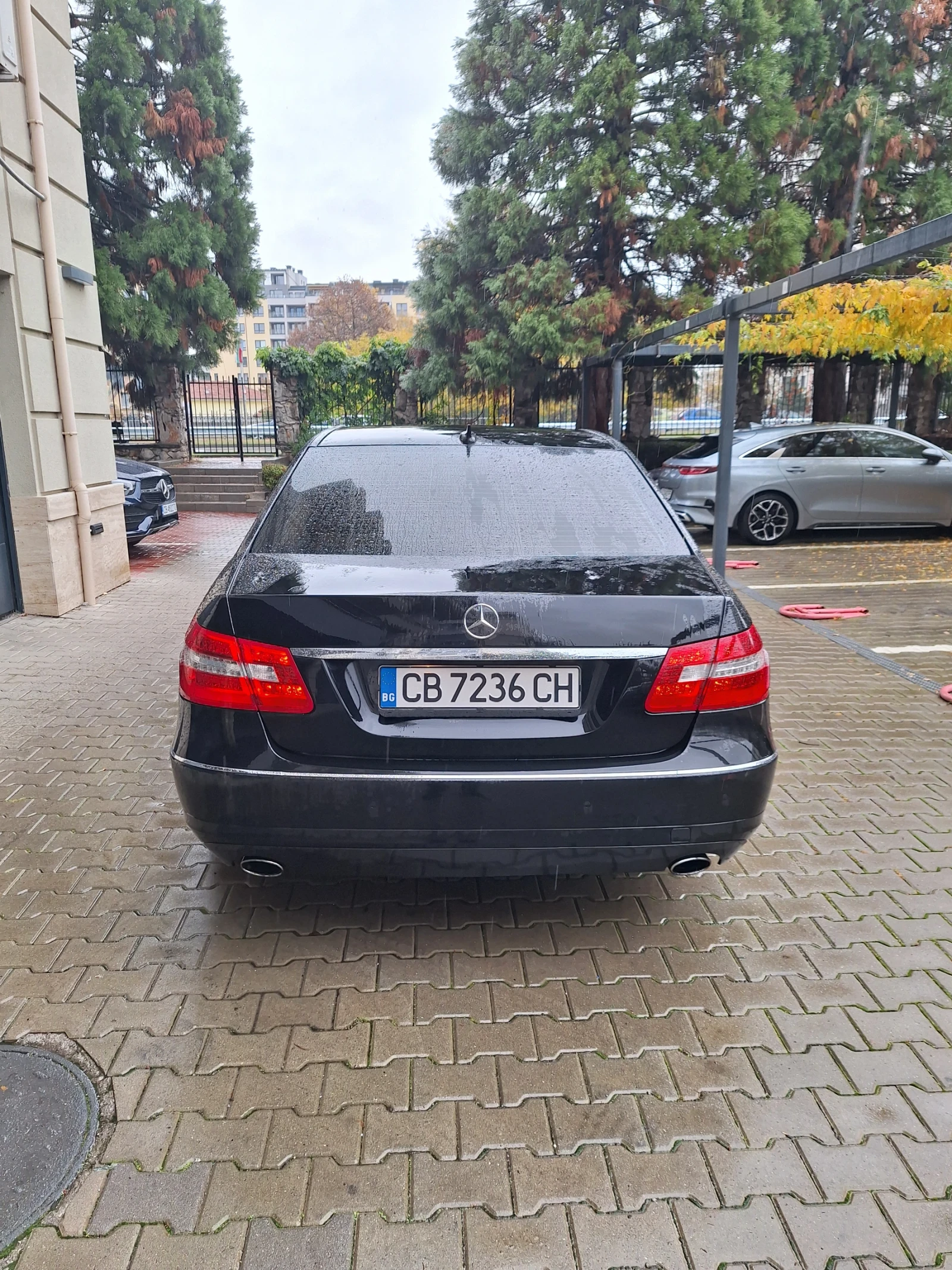 Mercedes-Benz E 350 Седан - изображение 6