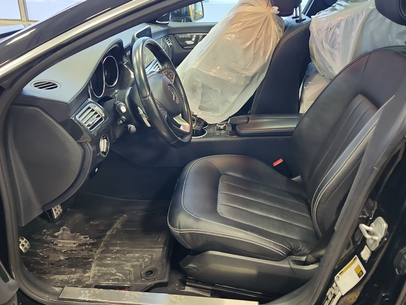 Mercedes-Benz CLS 550 4MATIC * * CARFAX * * АВТО КРЕДИТ * *  - изображение 9