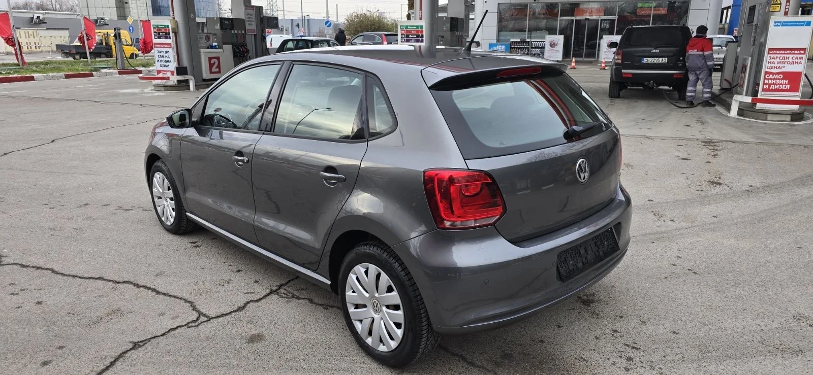 VW Polo БЕНЗИН-ПЕРФЕКТНА-КЛИМАТРОНИК - изображение 3