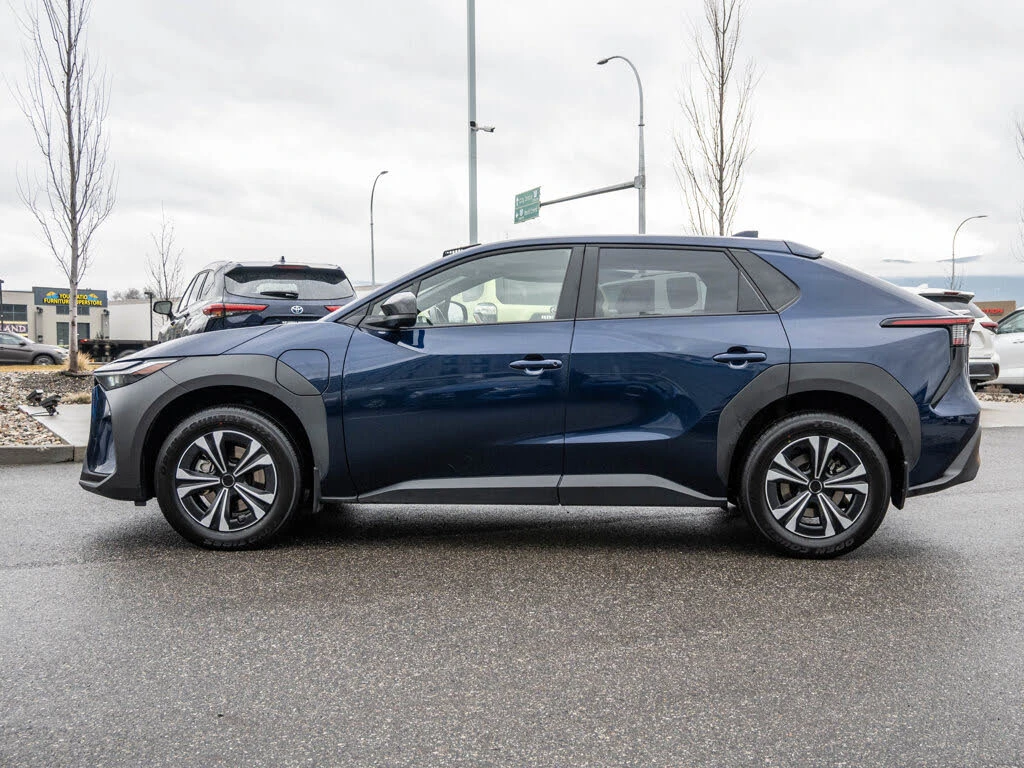 Toyota bZ4X LE* ПОДГРЕВ* LED - изображение 8