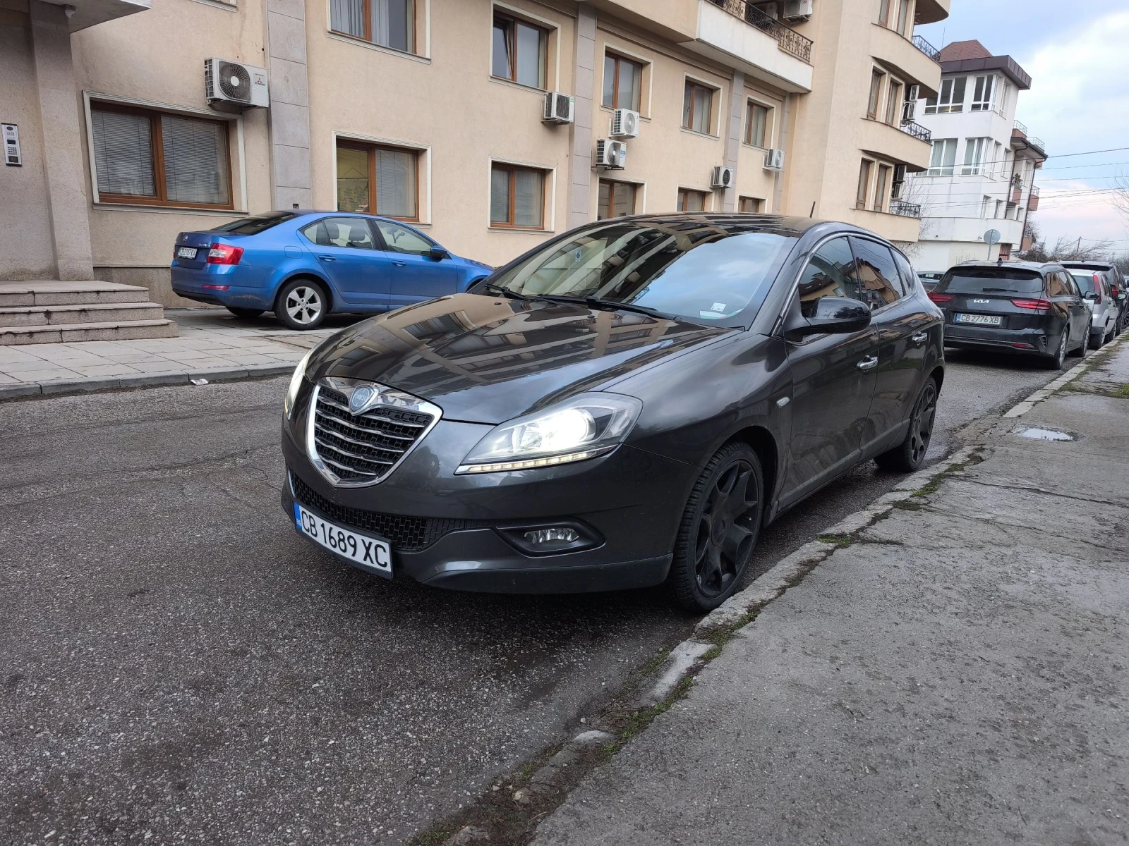 Lancia Delta 1.6 Multijet, снимка 4 - Автомобили и джипове - 53726907