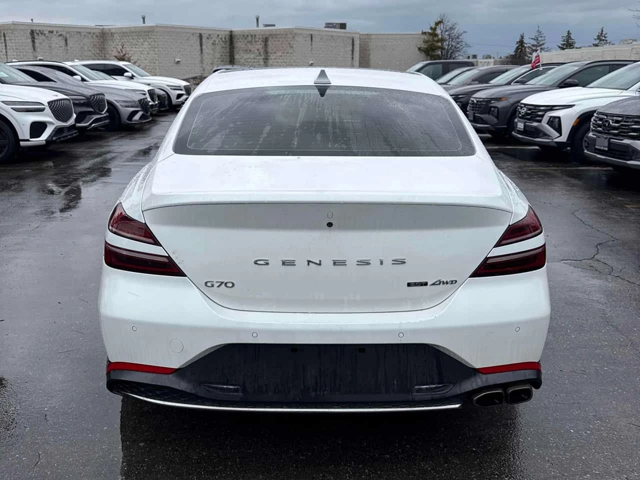 Genesis G70 2.0T AWD | SUNROOF | KEYLESS | 2 KEYS | CARFAX, снимка 4 - Автомобили и джипове - 53751597