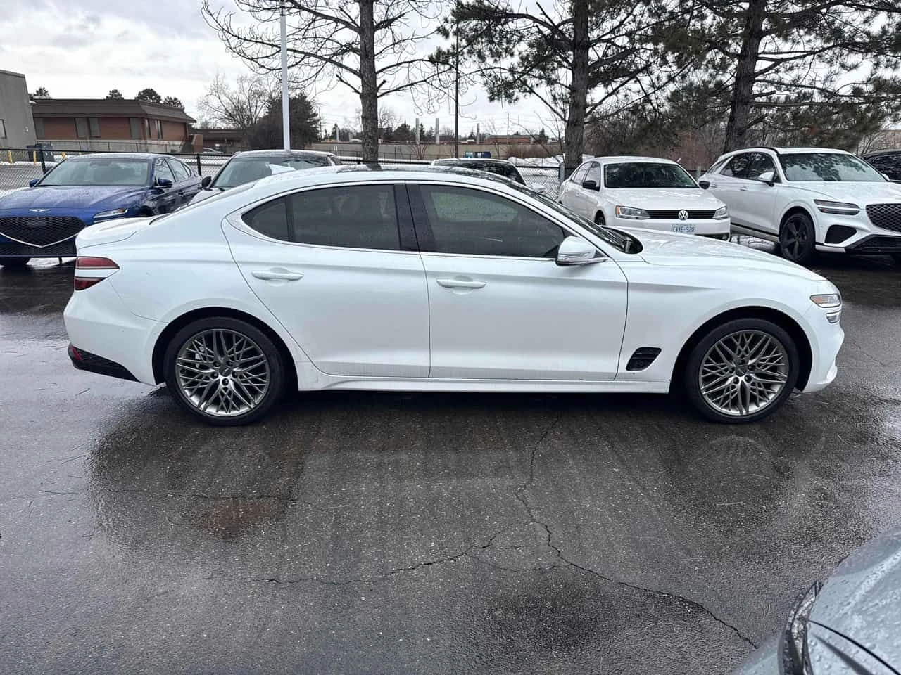 Genesis G70 2.0T AWD | SUNROOF | KEYLESS | 2 KEYS | CARFAX, снимка 3 - Автомобили и джипове - 53751597