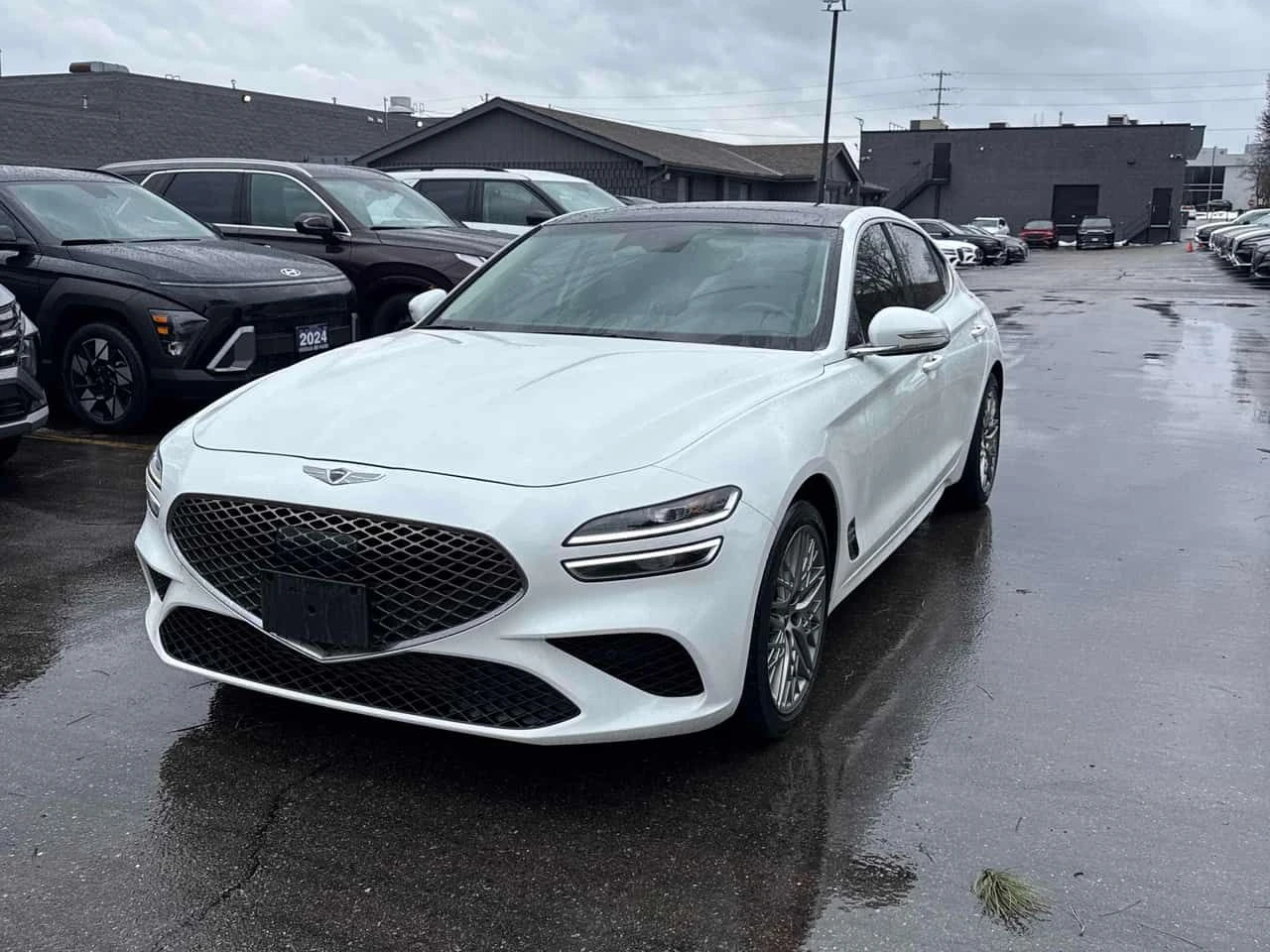 Genesis G70 2.0T AWD | SUNROOF | KEYLESS | 2 KEYS | CARFAX