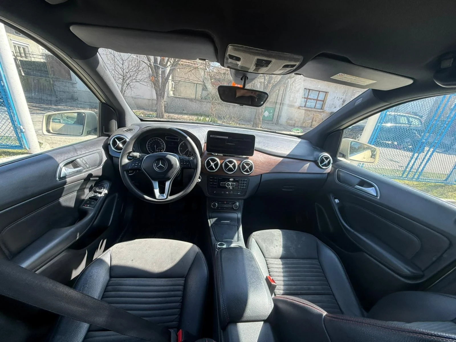 Mercedes-Benz B 180, снимка 6 - Автомобили и джипове - 53833349