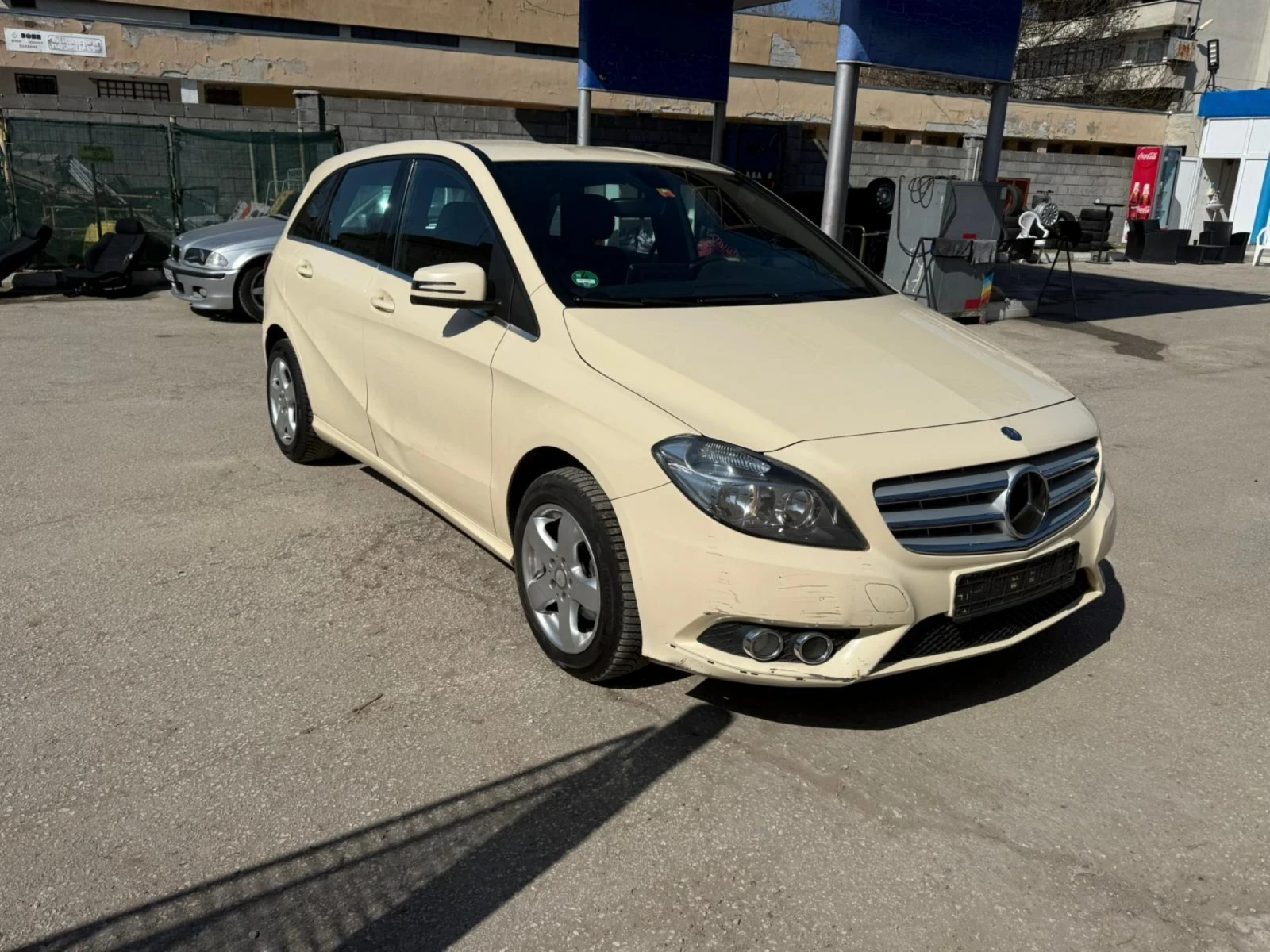 Mercedes-Benz B 180, снимка 2 - Автомобили и джипове - 53833349