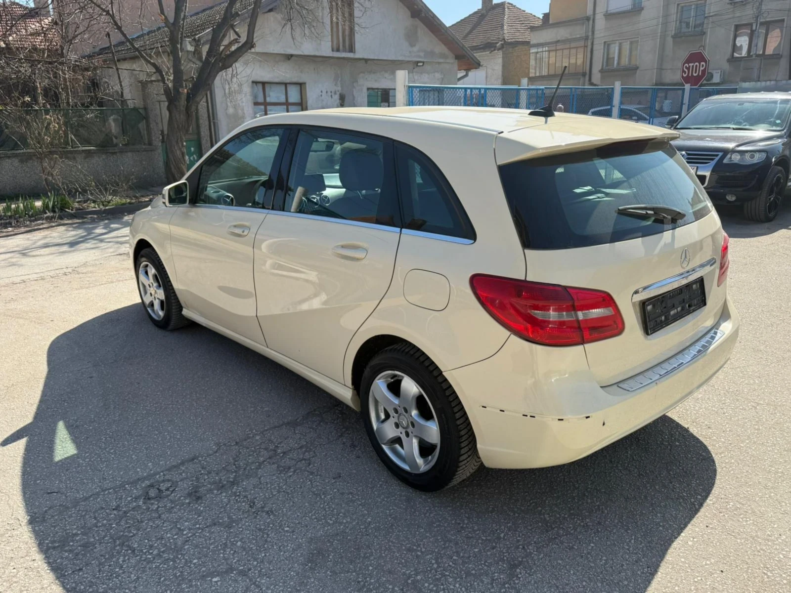 Mercedes-Benz B 180, снимка 4 - Автомобили и джипове - 53833349