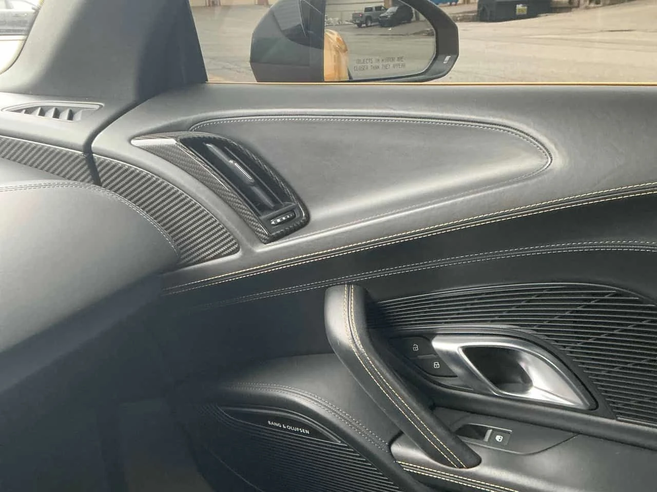 Audi R8  V10 / CONVERTABLE /B&O, снимка 11 - Автомобили и джипове - 53924585