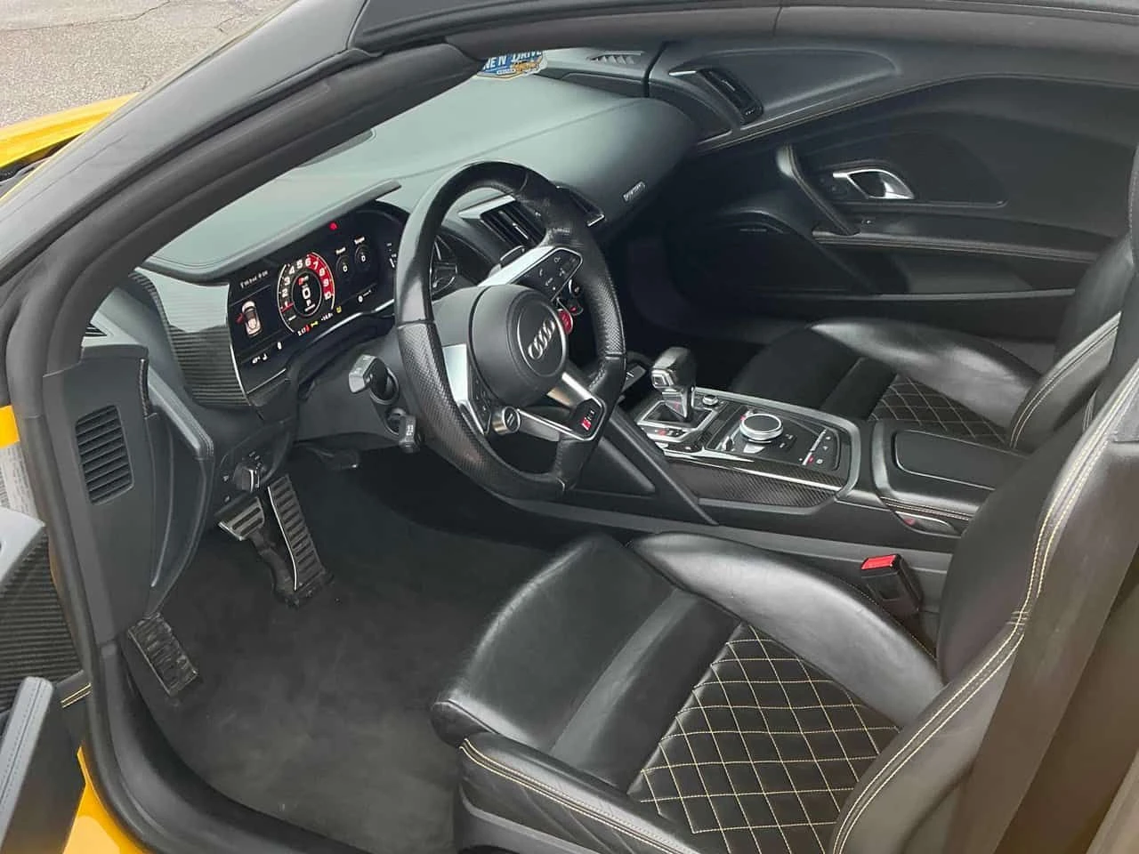 Audi R8  V10 / CONVERTABLE /B&O, снимка 5 - Автомобили и джипове - 53924585