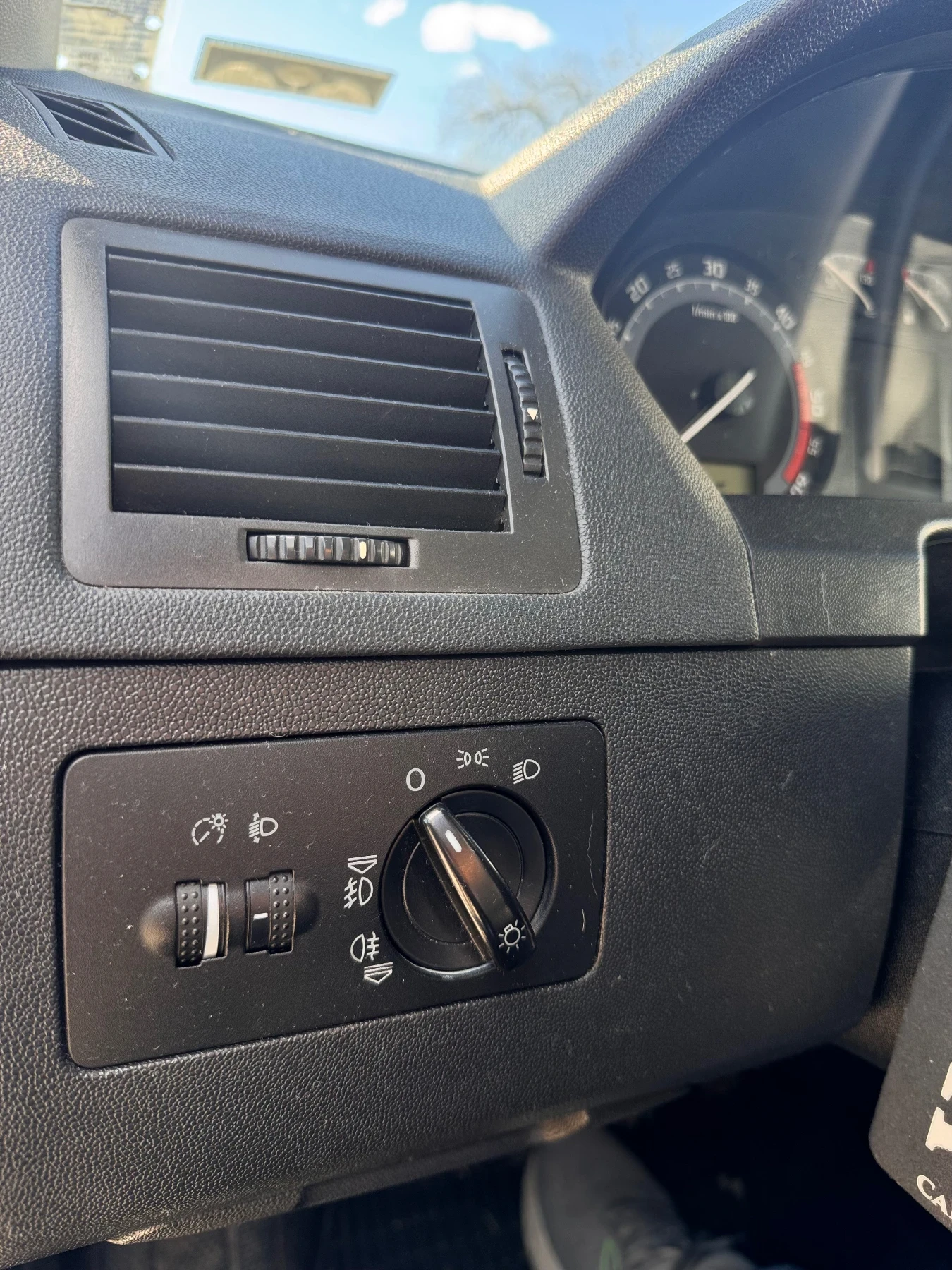 Skoda Fabia, снимка 12 - Автомобили и джипове - 54157491