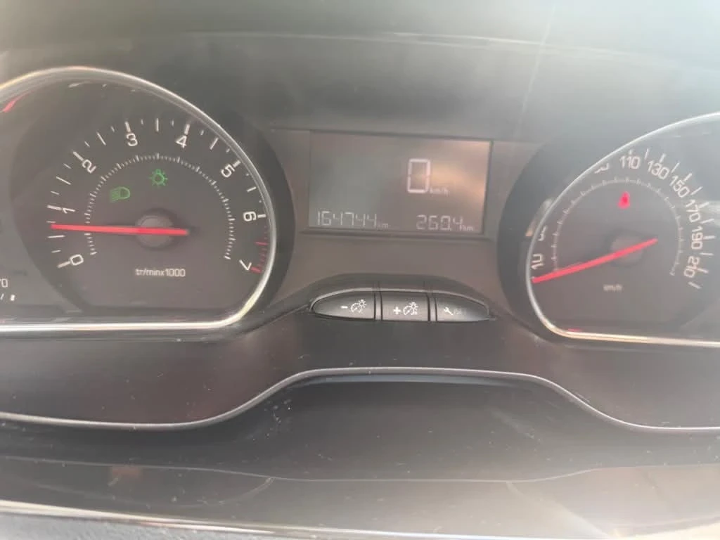 Peugeot 208, снимка 6 - Автомобили и джипове - 55533182